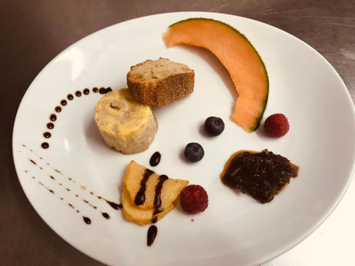 Hotel Restaurant L'Agapanthe Pont-de-Salars Eksteriør billede