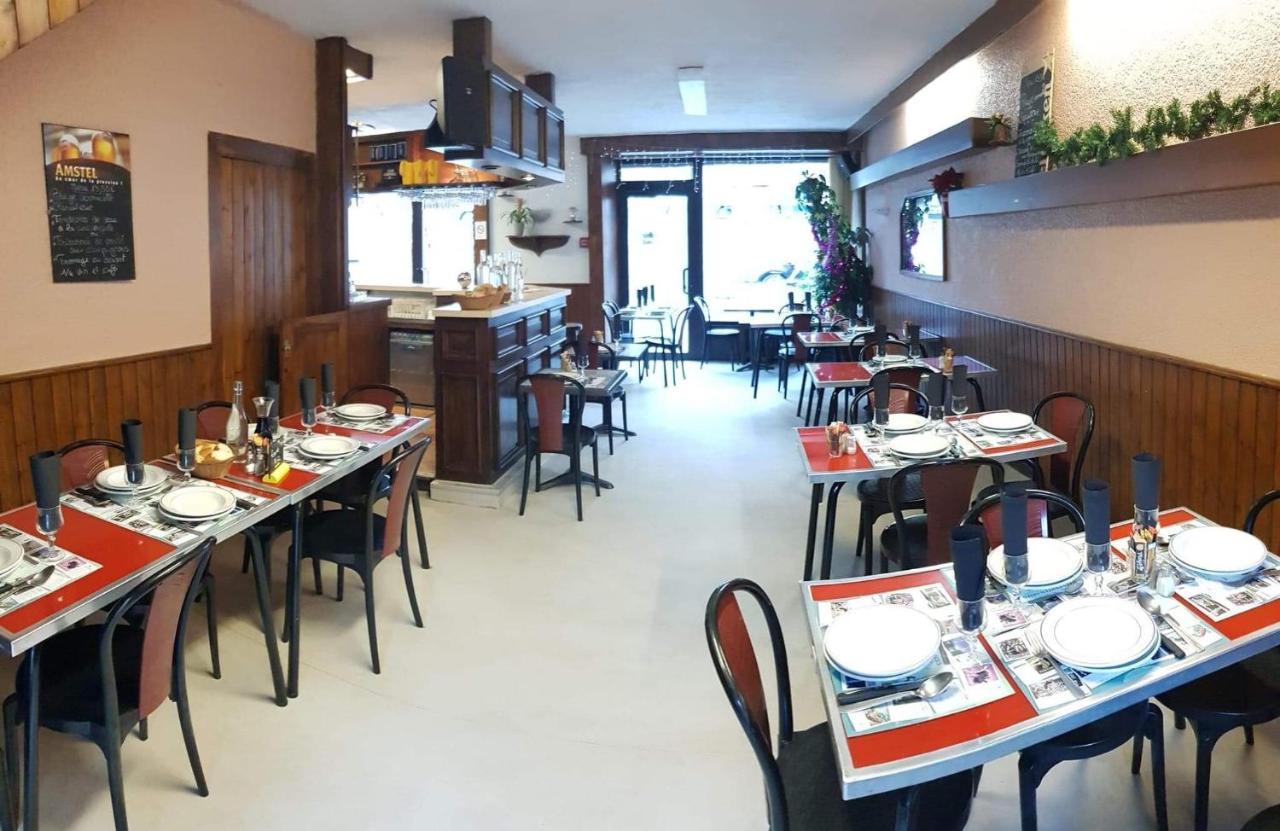 Hotel Restaurant L'Agapanthe Pont-de-Salars Eksteriør billede